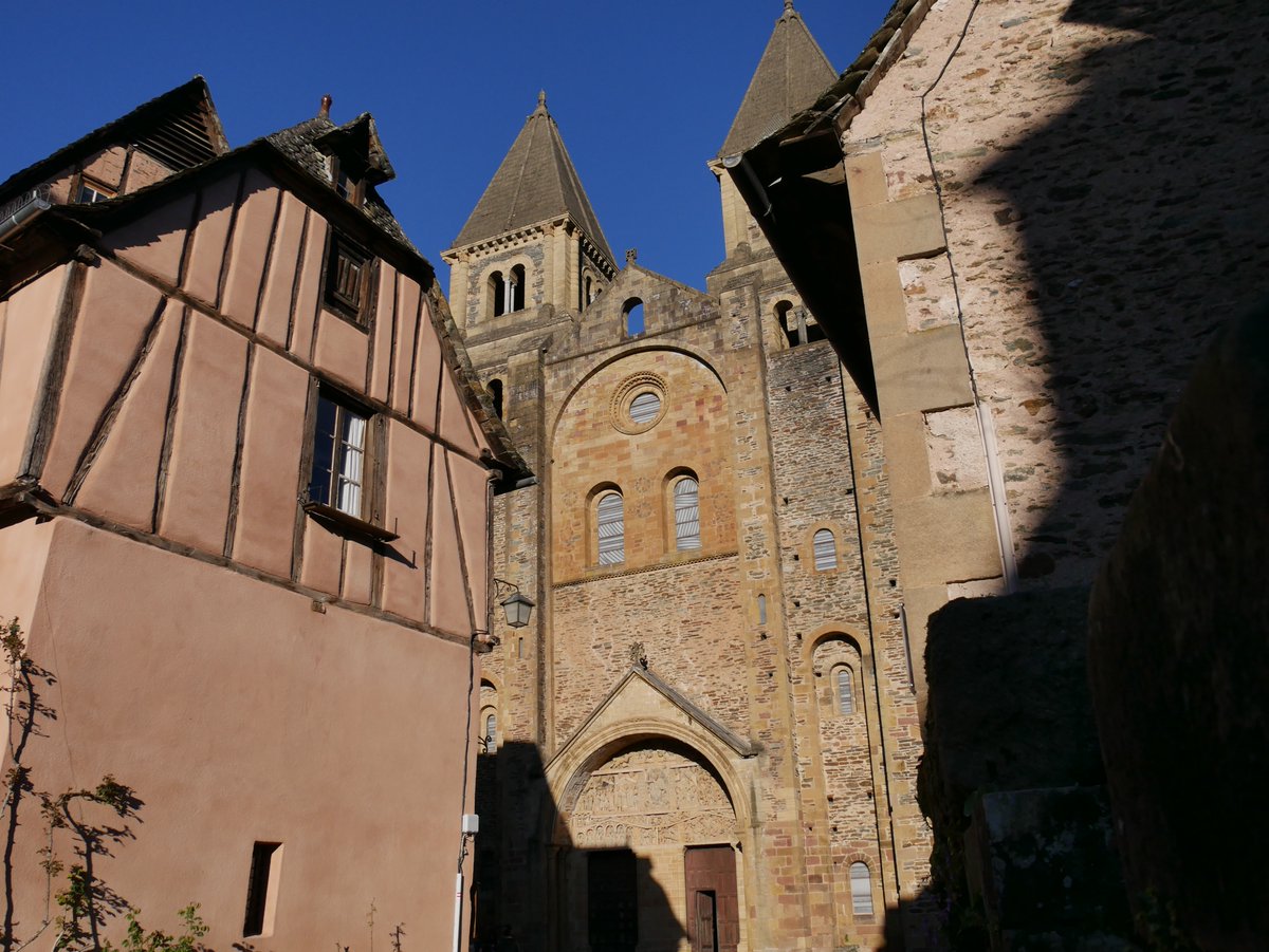 Medieval or nineteenth-century aesthetics? Watch the second documentary movie based on the project "Migrating Art Historians", this time about "Constructing the Middle Ages".

Subtitles included!

youtube.com/watch?v=KPilj1…

Follow our YT channel for more!