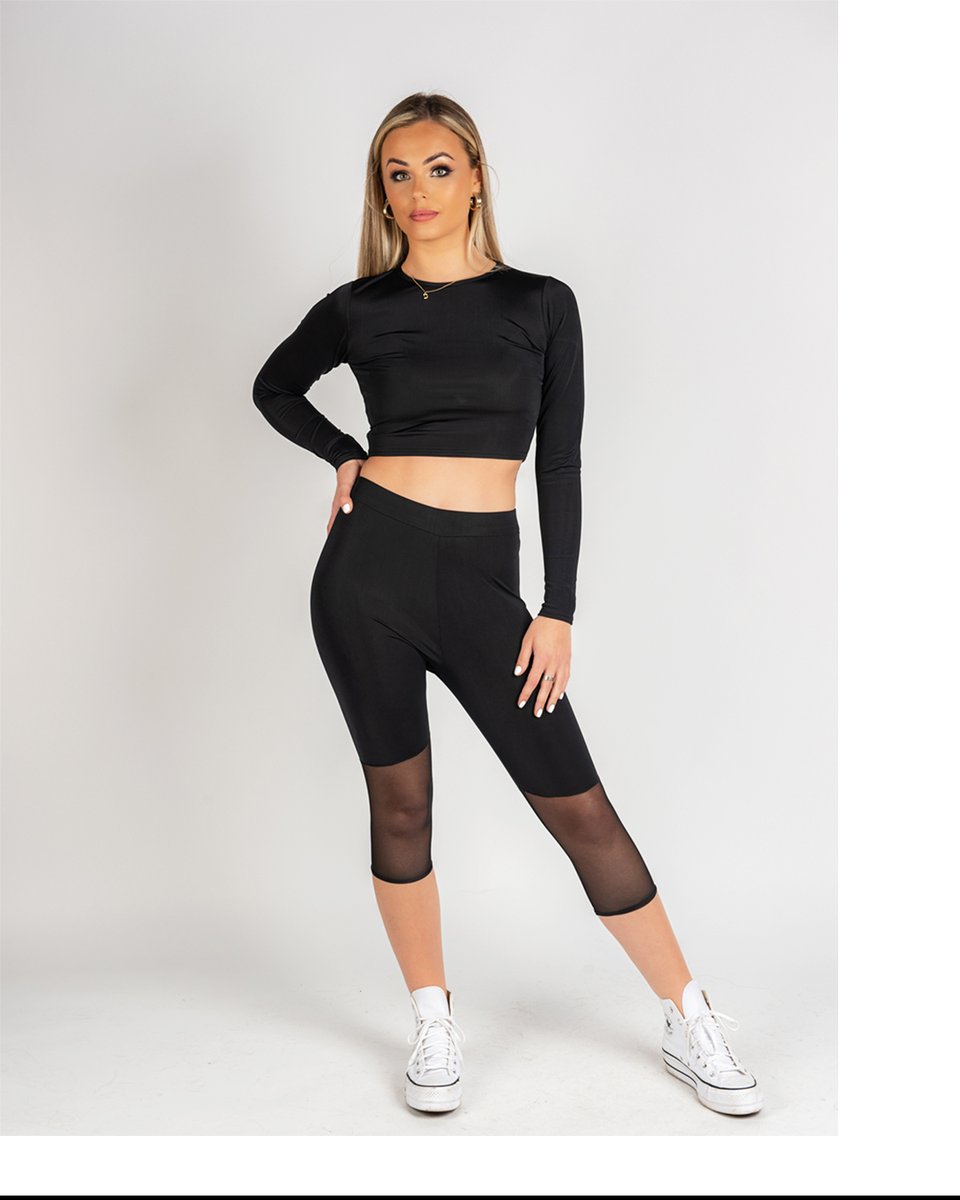 Shop this elegant #black Activewear. #Classy and #Comfortable. 🖤
.
#Shop all of our amazing looks online at; wellworthuk.co.uk 
.
#WellWorthUK #wwuk #wellworth #worth #uk #business #allblackoutfit #blackoutfitday #blackoutfitideas  #fitness #fashion #women #fashionuk