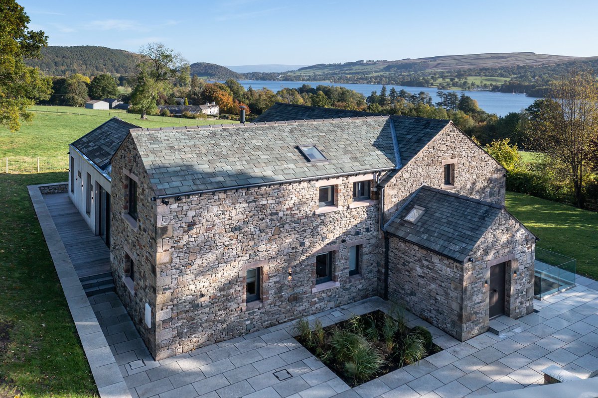 Our most recently completed project over looking #Ullswater. A stunning redevelopment of a #LakeDistrict stone farm house with some wonderful contemporary additions.
#bencunliffearchitects #lakedistrictdesigner #lakedistrictarchitect #housewithaview