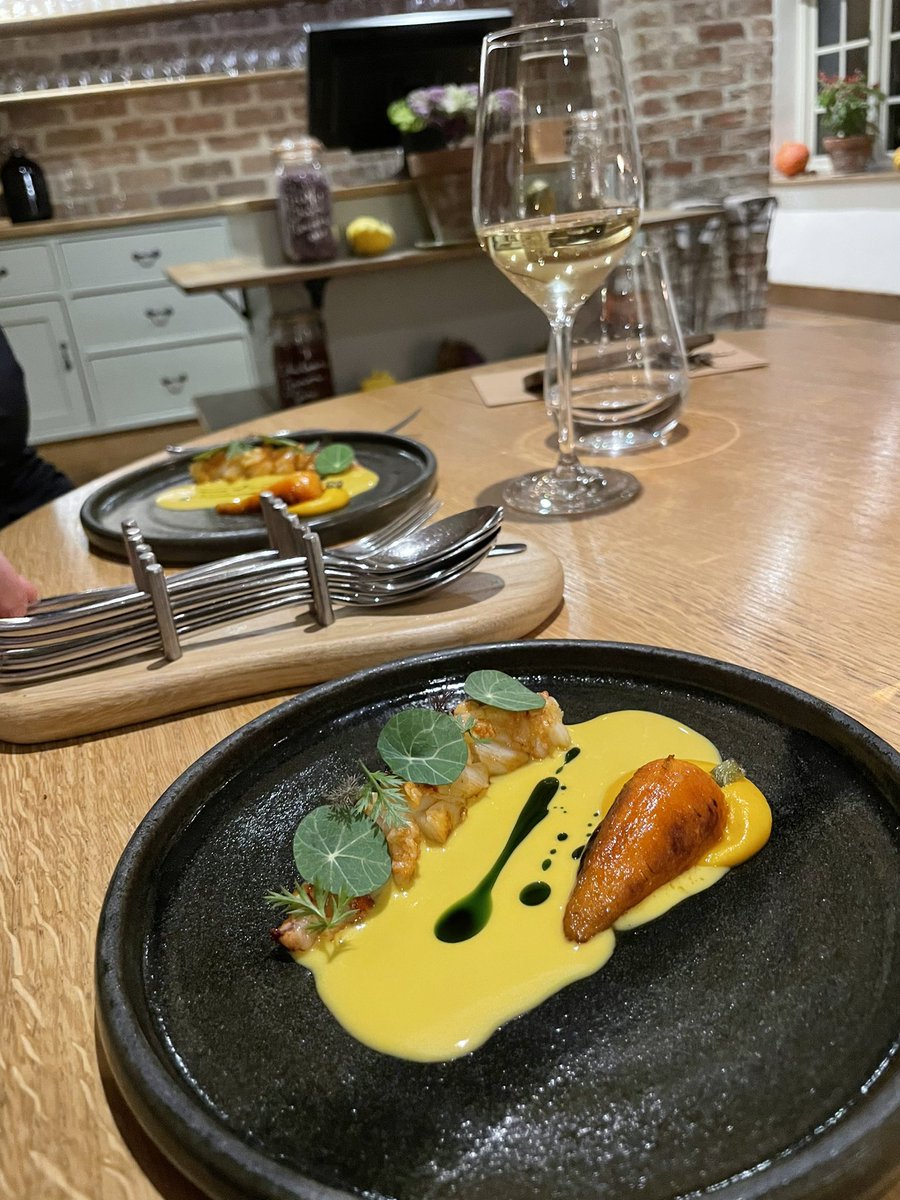 DawsonDivasWed1's tweet photo. @BlkSwanOldstead amazing dinner followed by yummy brekkie #anniversary #NorthYorks #mywife https://t.co/wGocbUcJ0d