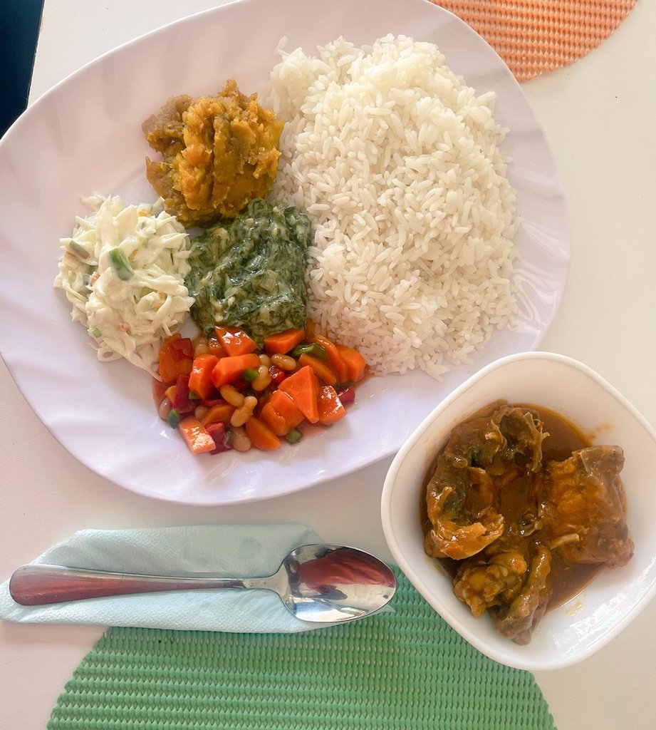 Ekudleni_Corner's tweet photo. Happy Monday, we surely hope you had a great weekend. The best way to chase the Monday blues away is to order your food with us. Pop in or Halla at us Mondays to Saturdays and we will be glad to fill your tummy with our delicious food. #ekudlenicorner #womeninbusiness https://t.co/mSjcouISVT