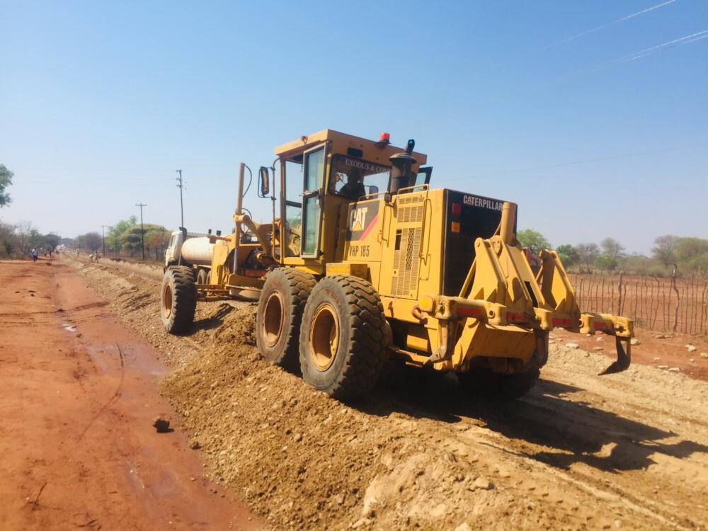 exodusandco_'s tweet photo. Base compaction in progress along road for Mwenezi RDC with the Marula/Mapfura plant that was commissioned recently by H.E. for the National Biotechnology Authority.
-
#BulkEarthworks
#RoadConstruction https://t.co/OqVyw3hULn