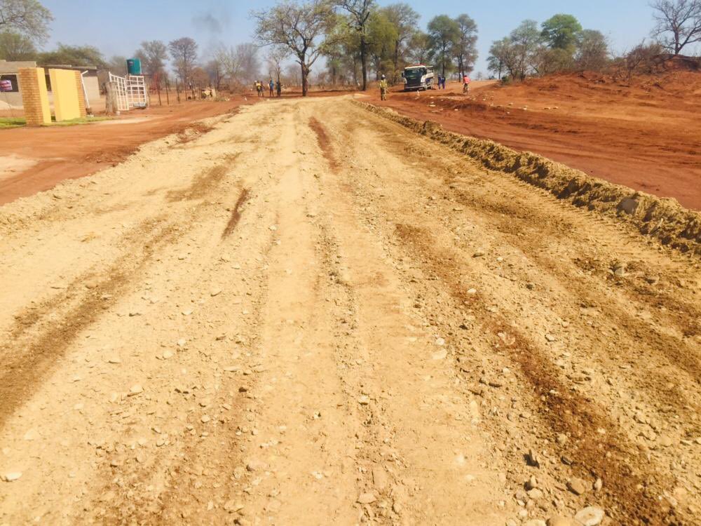 exodusandco_'s tweet photo. Base compaction in progress along road for Mwenezi RDC with the Marula/Mapfura plant that was commissioned recently by H.E. for the National Biotechnology Authority.
-
#BulkEarthworks
#RoadConstruction https://t.co/OqVyw3hULn