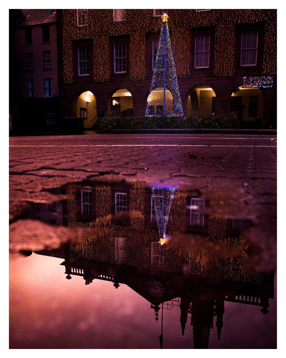 EckMcBeath's tweet image. Sunrise over the Ballhouse &amp;amp; Christmas lights in Montrose. #puddlereflection #ricohgr