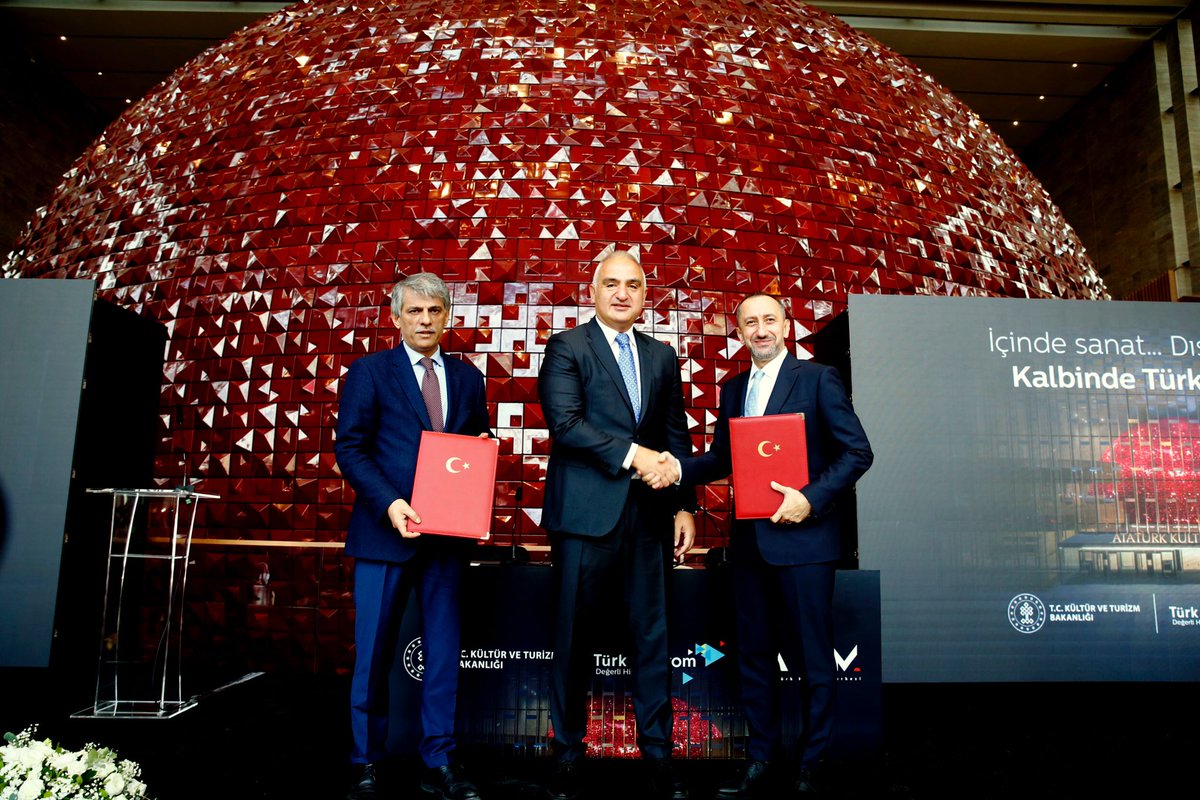 İçinde sanat, dışında hayat, kalbinde Türk Telekom… Millî kültürümüzün oluşumunda önemli katkısı bulunan Atatürk Kültür Merkezi’nin ana destekçisi olmaktan büyük gurur ve mutluluk duyuyoruz.