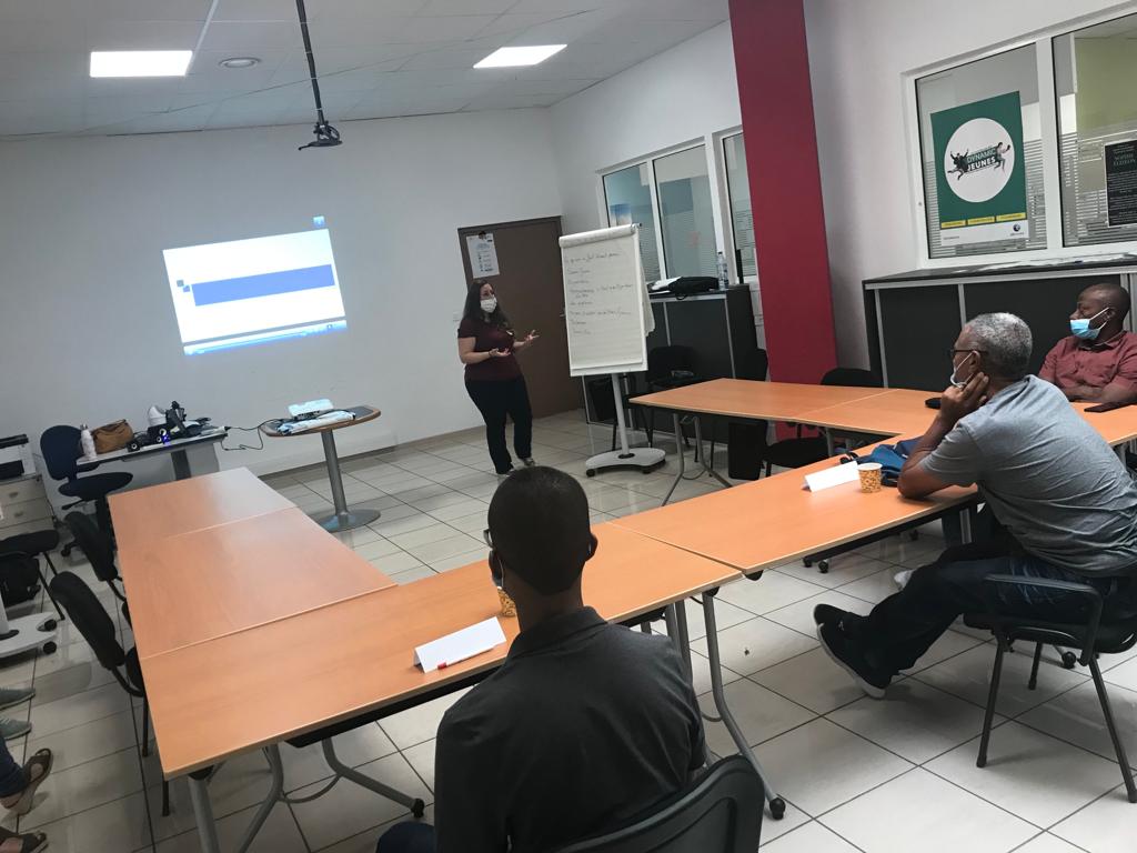 #SEEPH2021 Atelier « Je valorise mes compétences » à destination du public TH, créé et animé par la psychologue du travail et des agents du #poleemploi de Saint-André #LaRéunion. 4 heures d'échanges et de réflexions autour des compétences pour mieux se connaitre #AvecPôleEmploi