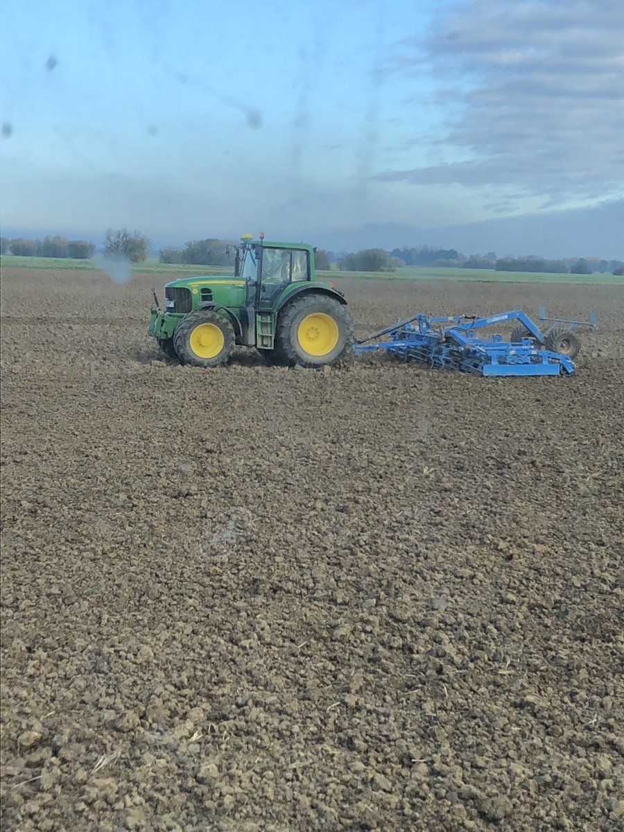 kirtonskeldyke's tweet photo. Back drilling wheat in crazy conditions for mid November on land that was destined for sugar beet next spring, with wheat at £200/t for spring’23, no thanks @BritishSugar please try harder. @NFUSugar https://t.co/UYz5cEWctV