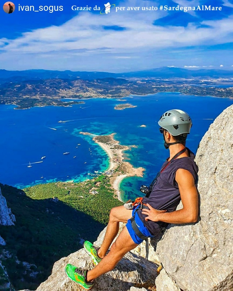 SardegnaAlMare's tweet photo. Punta Cannone, isola di Tavolara 🌊 🏝 🤩 # SardegnaAlMare #spiaggia #sardegna #sardinia #ichnusa #PuntaCannone #tavolara #isoladitavolara #tavolaraisland #tavolarabeach #cinematavolara #Olbia #santeodoro #santeodorobeach #santeodorobynight #ambranight #lunaglamclub #santeodoro… https://t.co/Tk9dcQvhJx