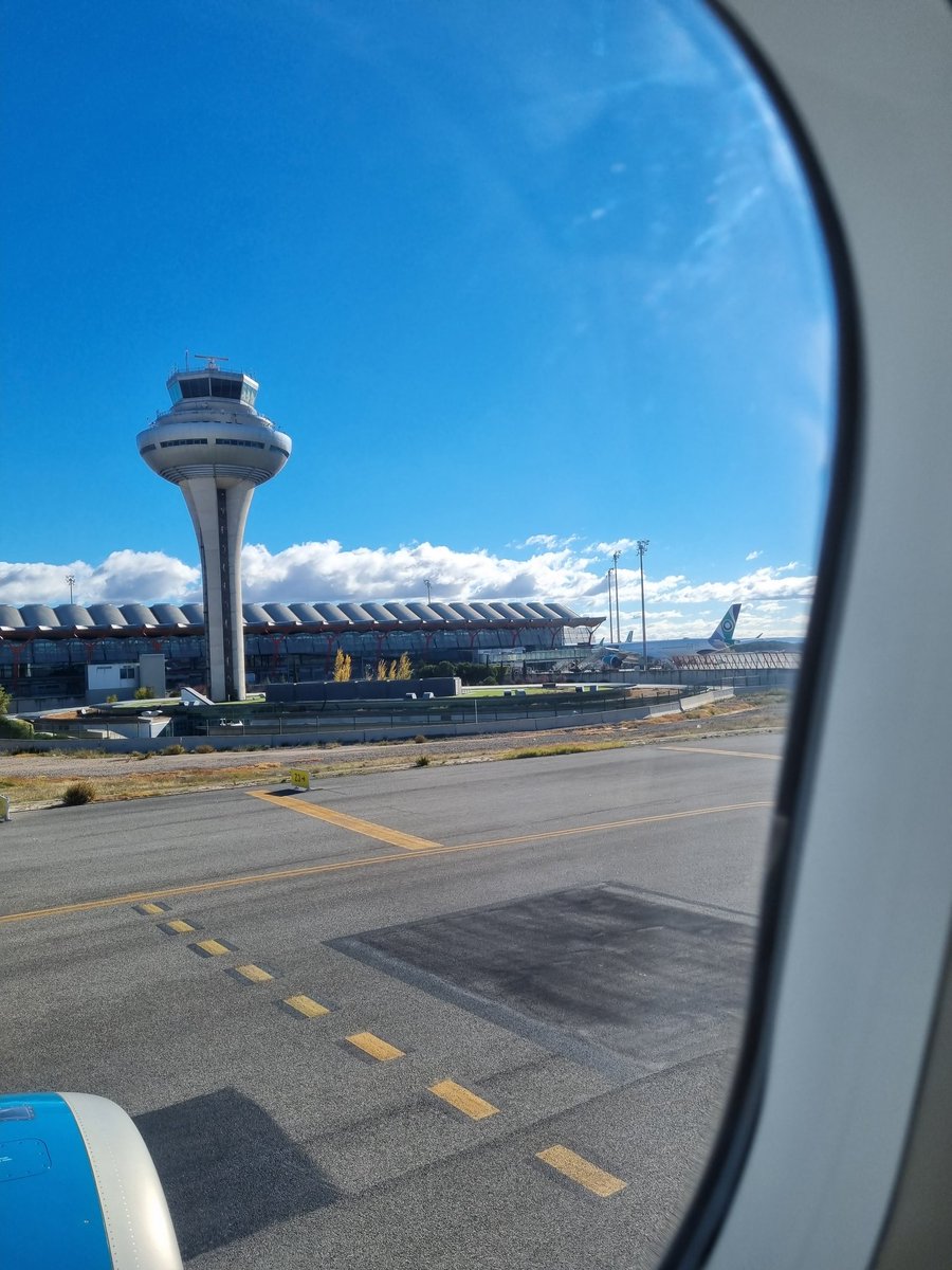 GemmGR's tweet photo. Buenos días de lunes @controladores desde Barajas ☀️ https://t.co/3uQFWlLuZh