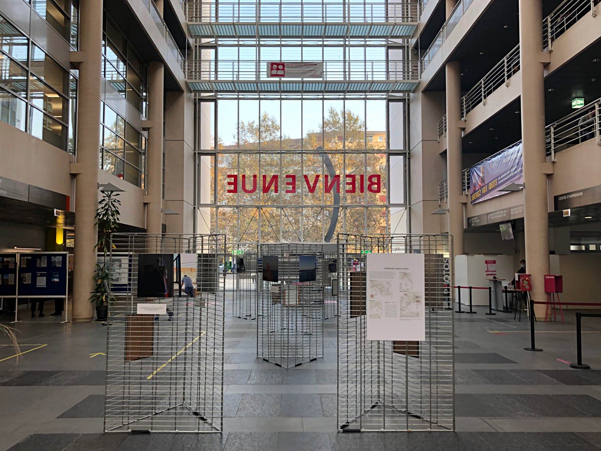 MastrangeloSim1's tweet photo. Mon #exposition 'Emigrer en quête de dignité' est arrivée à #Genève! Visible jusqu'au 27 novembre à #Unimail dans le cadre de la Semaine des droits humains @UNIGEnews. Visite guidée le mardi 23 novembre à 18h00. 
https://t.co/DDv2bvSVUf https://t.co/5BYmMIi9zi