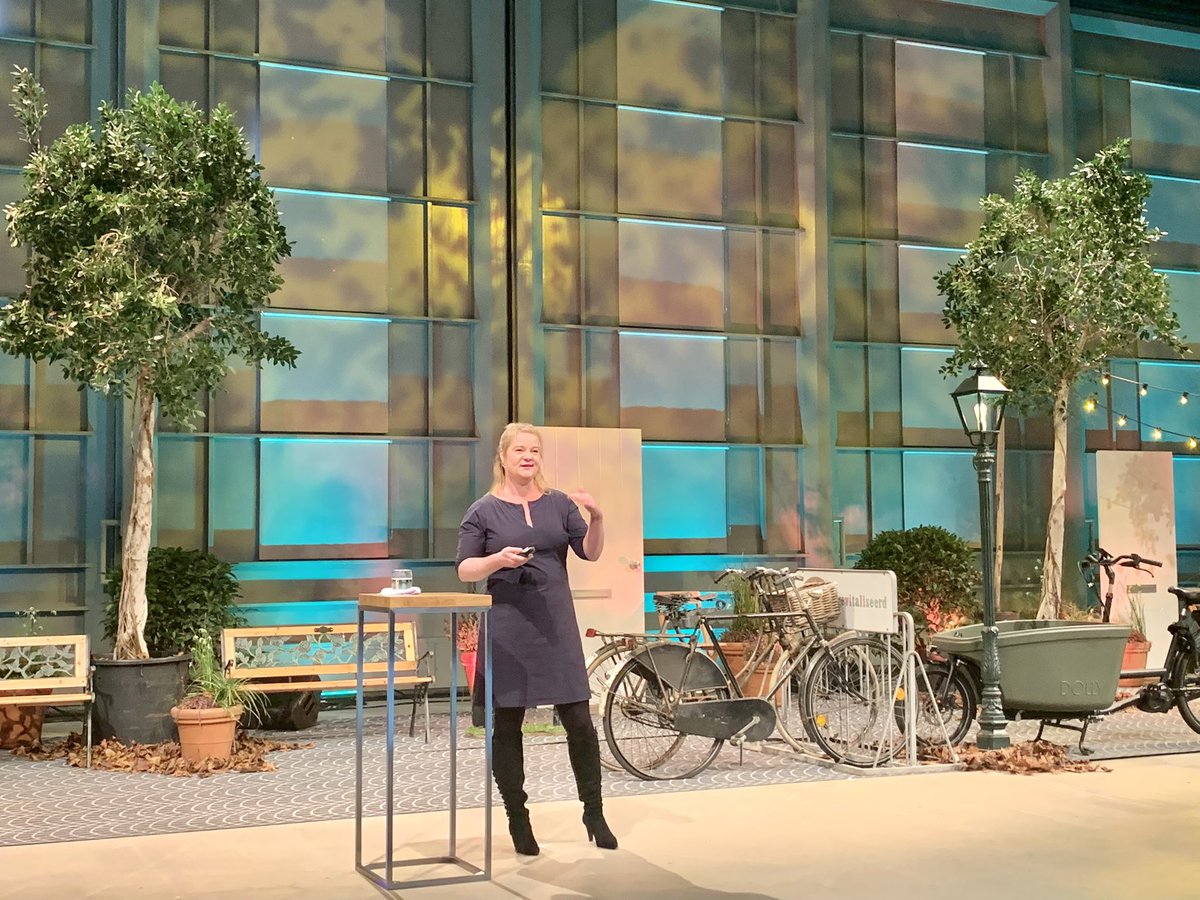 “Is het haalbaar dat straks alle auto’s elektrisch zijn? Wij denken van wel!” <a href="/NanjaPiek/">Nanja Piek</a> (<a href="/MinIenW/">Ministerie van Infrastructuur en Waterstaat</a>) over #Fitfor55 🔌 #DuMo2021