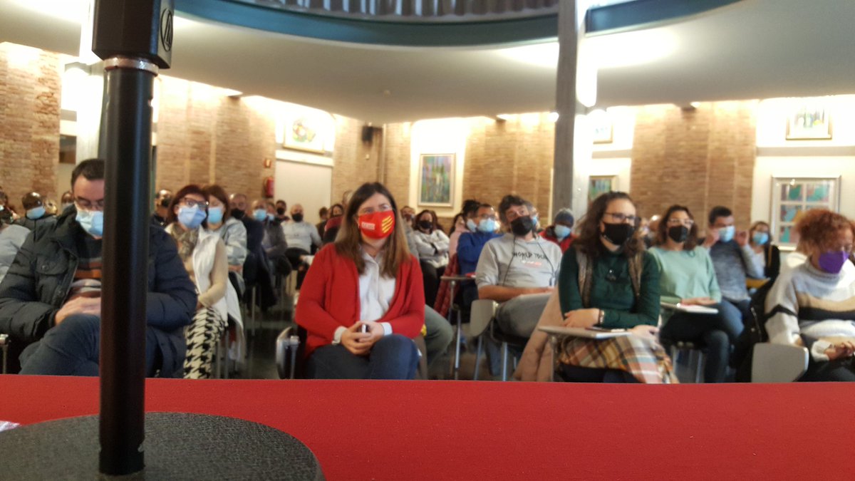 gonzaloplata's tweet photo. Sala plena al #SucreVic i sq a #Osona podem tocar els resultats de la lluita obrera a empreses com #Girbau o al #sectorcarni #AssembleaCCOO #OrgullCCOO @ccoovormaros @ccoocatalunya @CristinaTorreL https://t.co/FwaGPuOUTN