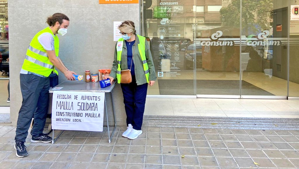 Malilla Solidària estem, com cada setmana, recollint aliments per a la xarxa solidària al barri 🍅🥬