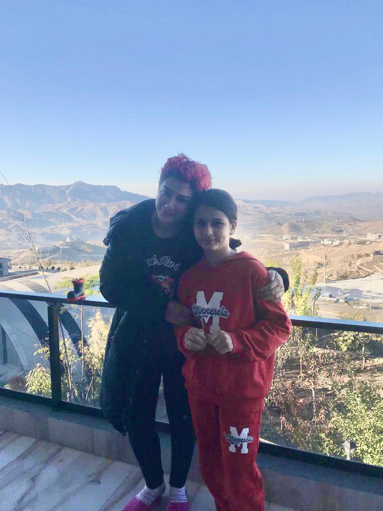 Mahkumların ablası, kardeşi, bizim de canımız <a href="/Raperinofficial/">Raperîn</a> her zaman yanındayız #AnnemiBabamıAlmayın