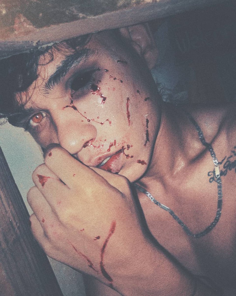 Luisperez60L's tweet photo. •🎃 HALLOWEEN🎃 

  SE ACERCA  Y LOS DEMONIOS
SUELTAN SUS RIENDAS. 

AMO ESTA ÉPOCA DEL AÑO 

☠️🎃H  A P P Y  H A L L O W E E N 👽☠️

#halloweenmakeup #guys #demonic #boys #poseciones #horror #halloween #lovehalloween🎃 #booh #like4likes #loverit #likeforlikes https://t.co/Am1Hr5lTMB