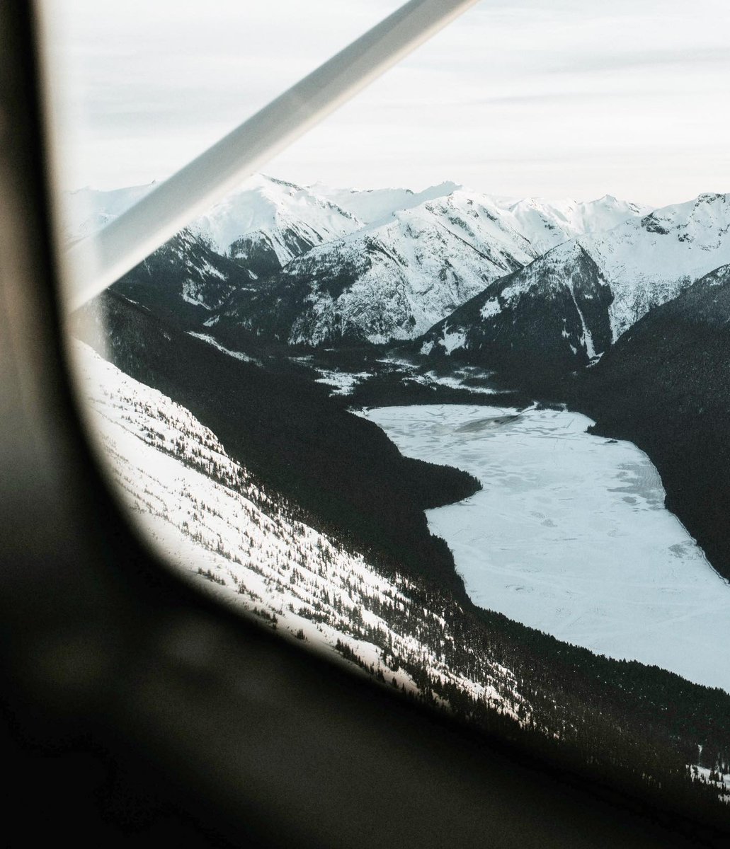 ANCHORANDCREW's tweet photo. Sky high.
For the #ModernJourneyman: https://t.co/rRI5SeCGO4
#visitcanada #mountainviews #ExplorInbox https://t.co/WLM2zx7qn5
