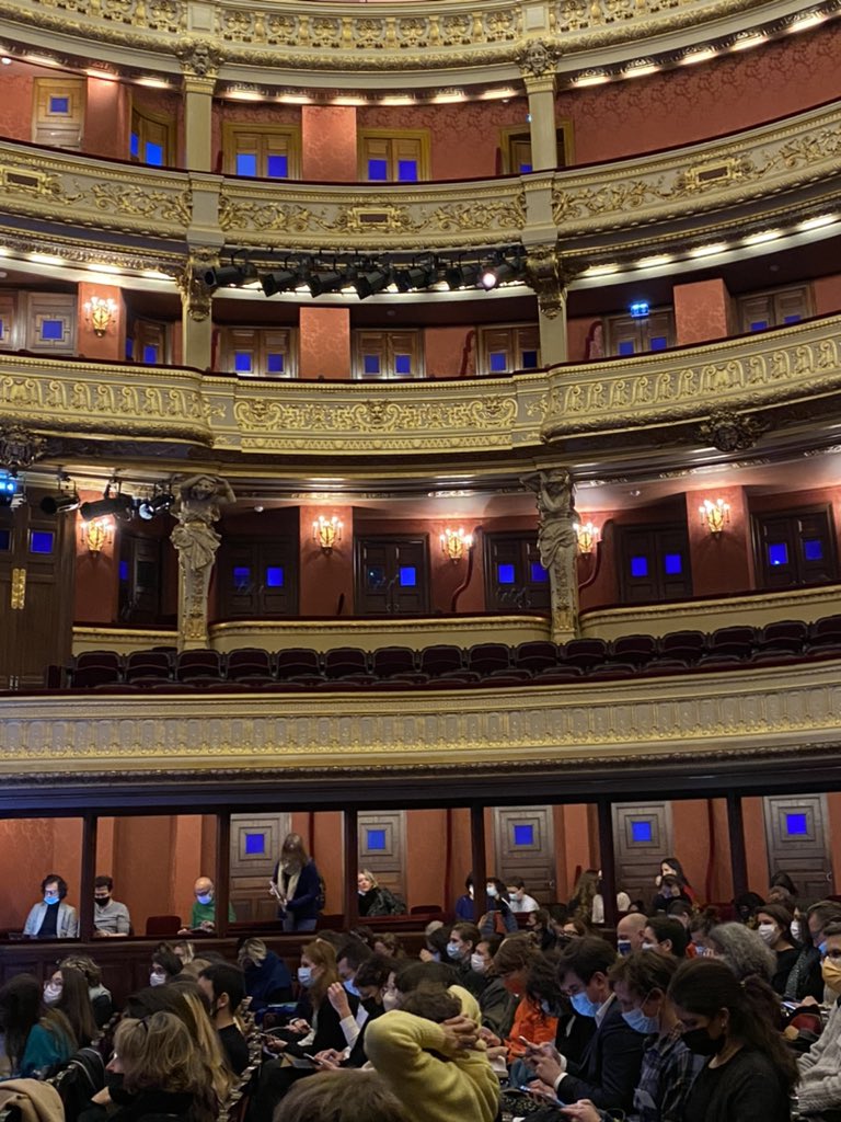 emmanuel_verges's tweet photo. Rencontre @TMNlab à l’opéra comique pour l’état des lieux du numérique dans le spectacle vivant. Enjeux de médiation et de formation pour inscrire les outils numérique comme des nouveaux médias, cad des outils de liens, et un lien est toujours réel. Même à distance ? https://t.co/h8InrsVURs