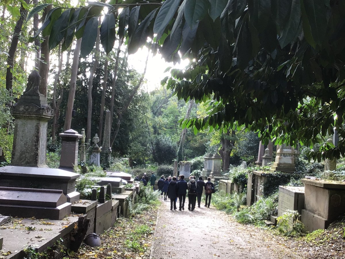 highgate1565's tweet photo. This term, all of Year 8 have been on a literary walking tour of Highgate Cemetery #HighgateSchool https://t.co/3g43beXNhj