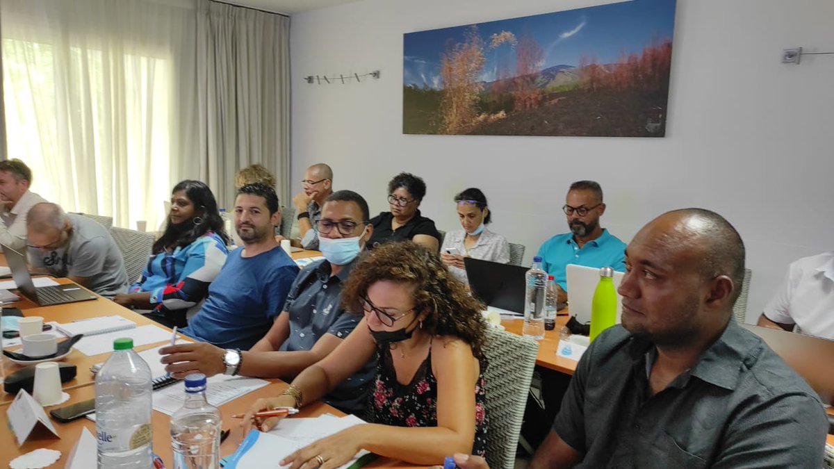 Region974Unsa's tweet photo. #UR UNSA974
#Cefu
 Formation de formateurs durant ces 3 jours,
Présence d'Olivier WILFEART (Directeur du Cefu) et Éric POPLIMONT (Formateur Cefu)
Des militants Unsa privé comme public ont répondu présent à cette formation.
Retour en image https://t.co/uA67rW9BXW