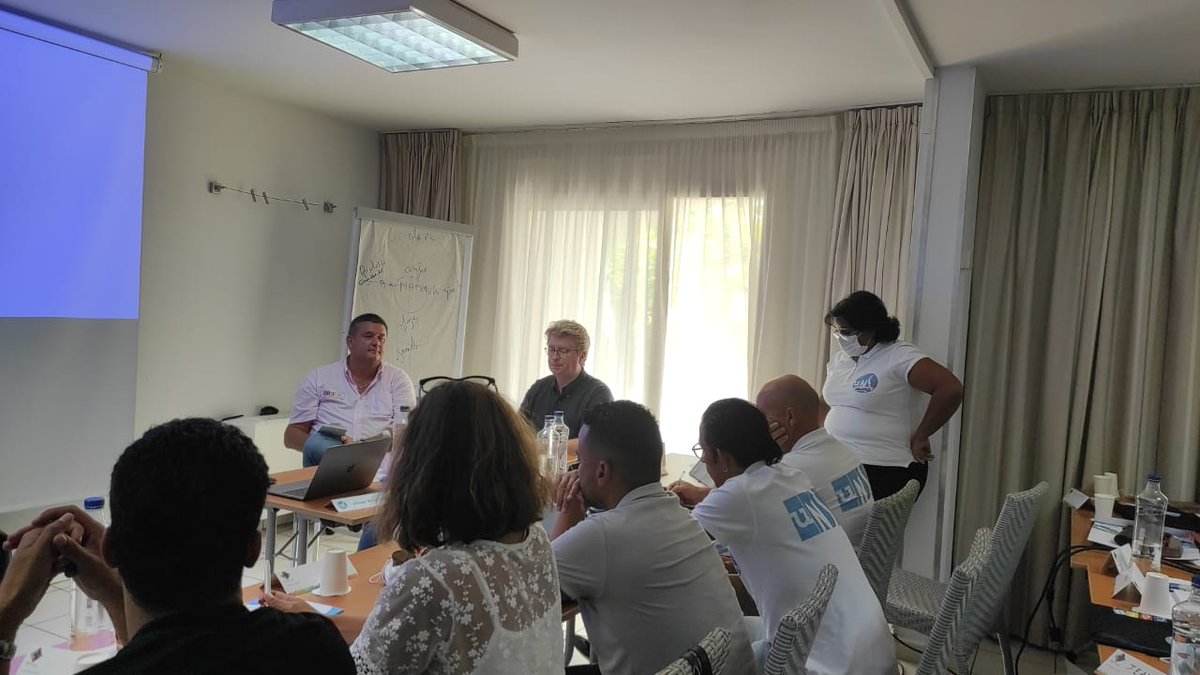Region974Unsa's tweet photo. #UR UNSA974
#Cefu
 Formation de formateurs durant ces 3 jours,
Présence d'Olivier WILFEART (Directeur du Cefu) et Éric POPLIMONT (Formateur Cefu)
Des militants Unsa privé comme public ont répondu présent à cette formation.
Retour en image https://t.co/uA67rW9BXW