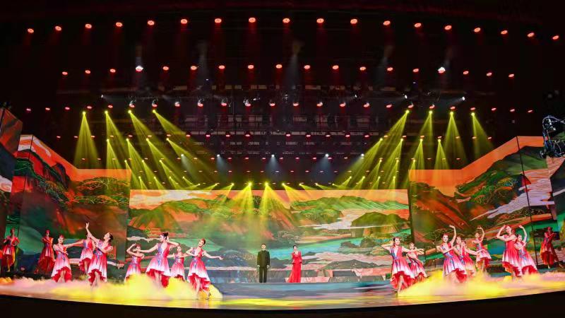 GoJiangsu's tweet photo. The 2021 #Zhangjiagang Yangtze River Culture and Art Festival kicked off online on Nov 14 in #Jiangsu. The annual festival has become a crucial platform for inheriting and promoting the Yangtze River culture. #WhatsOnJS https://t.co/9iipkq5HWS