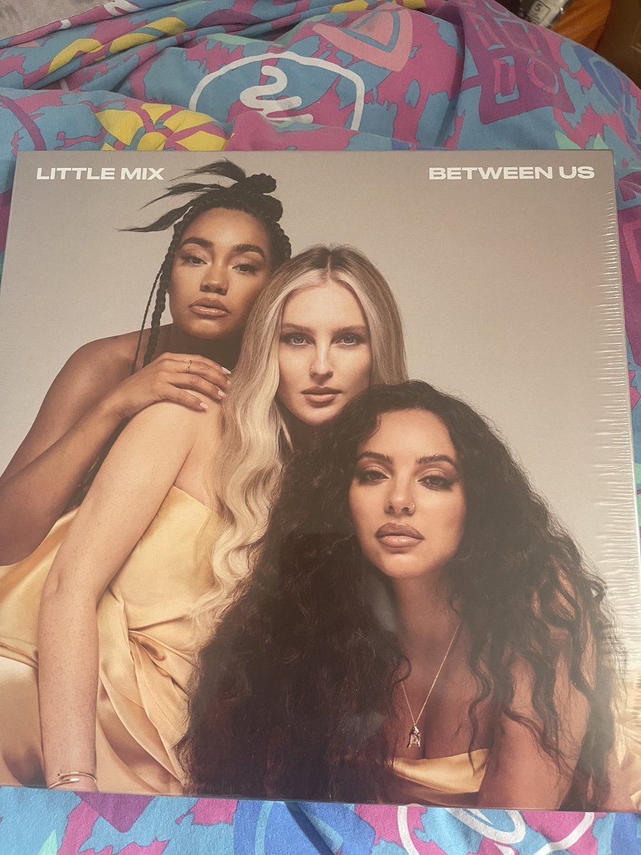 MasonHa63's tweet photo. @LittleMix Between Is box set finally arrived and I love it 🥰 #BetweenUs #LittleMixBetweenUs #LittleMix10thAnniversary https://t.co/EJliH4e7ZB