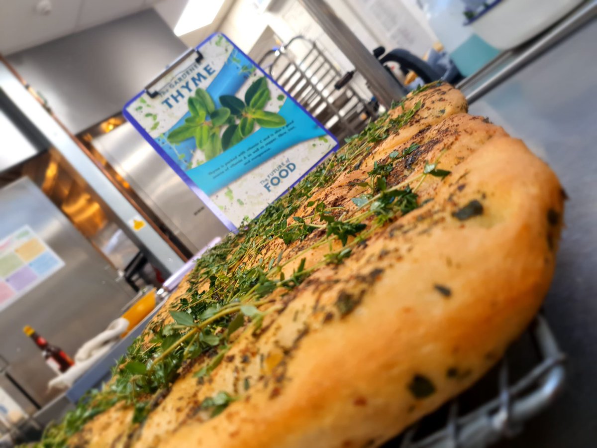 HawthornsSchool's tweet image. There’s nothing quite like the smell of freshly baked bread! Lunch today includes focaccia made with thyme from the School’s herb garden. 😋