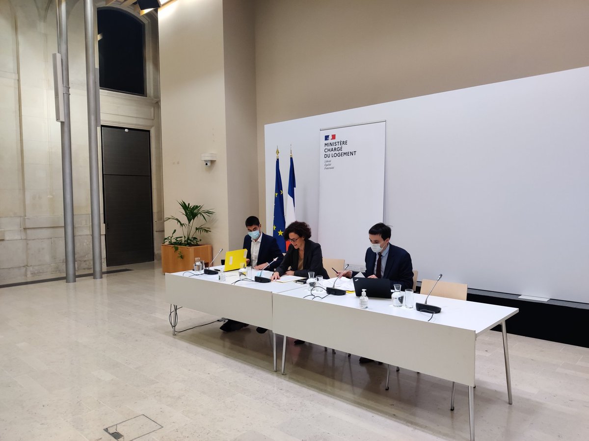erolyolal's tweet photo. Louer abordable: les propriétaires qui loueront 15% sous le marché bénéficieront d'une baisse d'impôt foncier de 20%. À -30% la réduction est de -35% et cette réduction sera augmentée de +5% en passant par une agence de location, selon la ministre  @EmmWargon @NTCities #PLF2022 https://t.co/APzIYt62V6