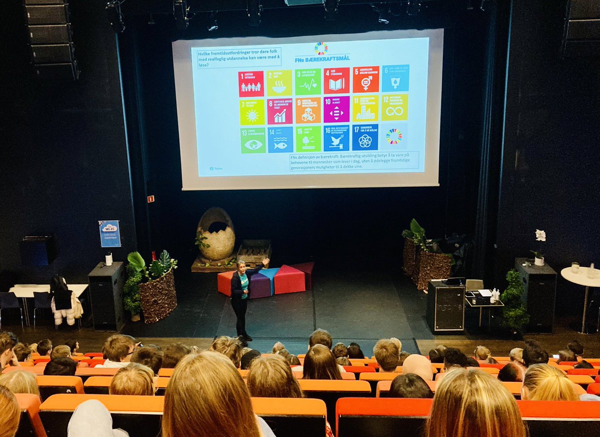 I dag snakker jeg til mange hundre ungdom <a href="/INSPIRIAsc/">INSPIRIAsc</a> for å vise hvordan vi kan bidra til å nå FNs bærekraftsmål sammen💚… og hvorfor de skal velge realfag og teknologi 🤩👏#velgrealfag <a href="/Tekna/">Tekna</a> <a href="/TeknaStudent/">Tekna Student</a> #bærekraft #COP26