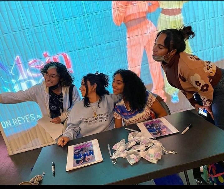 jadahmupdates's tweet photo. 📸 Ainda sobre ontem na The Bestie Tour em NY. 

@/reinayahr via feed do Instagram. https://t.co/2lKtvPt08K