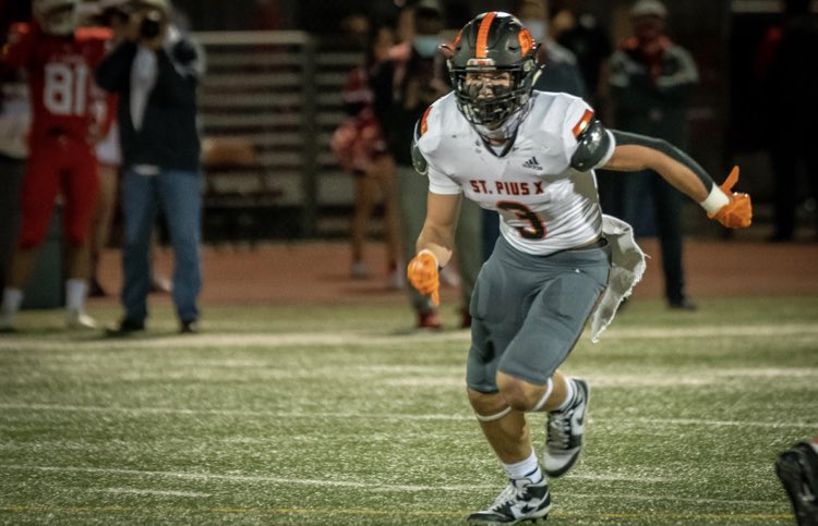 iamlogantanner's tweet photo. Full Varsity High School Stats:
12 games played
51 Receptions
1162 yards
14 Touchdowns
96.8 avg yards per game
@StPiusXFootball @AztecRecruits @CranfillGreg @justinallen_13 @RoSimonJr @NickHarris247 @Perroni247 @SWiltfong247 @samspiegs @Mansell247 https://t.co/Ppo4lQgIQc