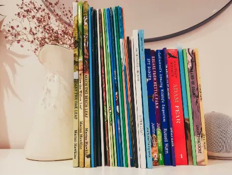 CHRISTMAS IS COMING 🎄🎄 

Why not support #smallbusiness this #Christmas? We have an amazing selection of books under both our Blue Falcon and Red Falcon imprint all written and illustrated by a hugely talented bunch.  #Buynow on our website buff.ly/2JqemZs.

#smallbiz