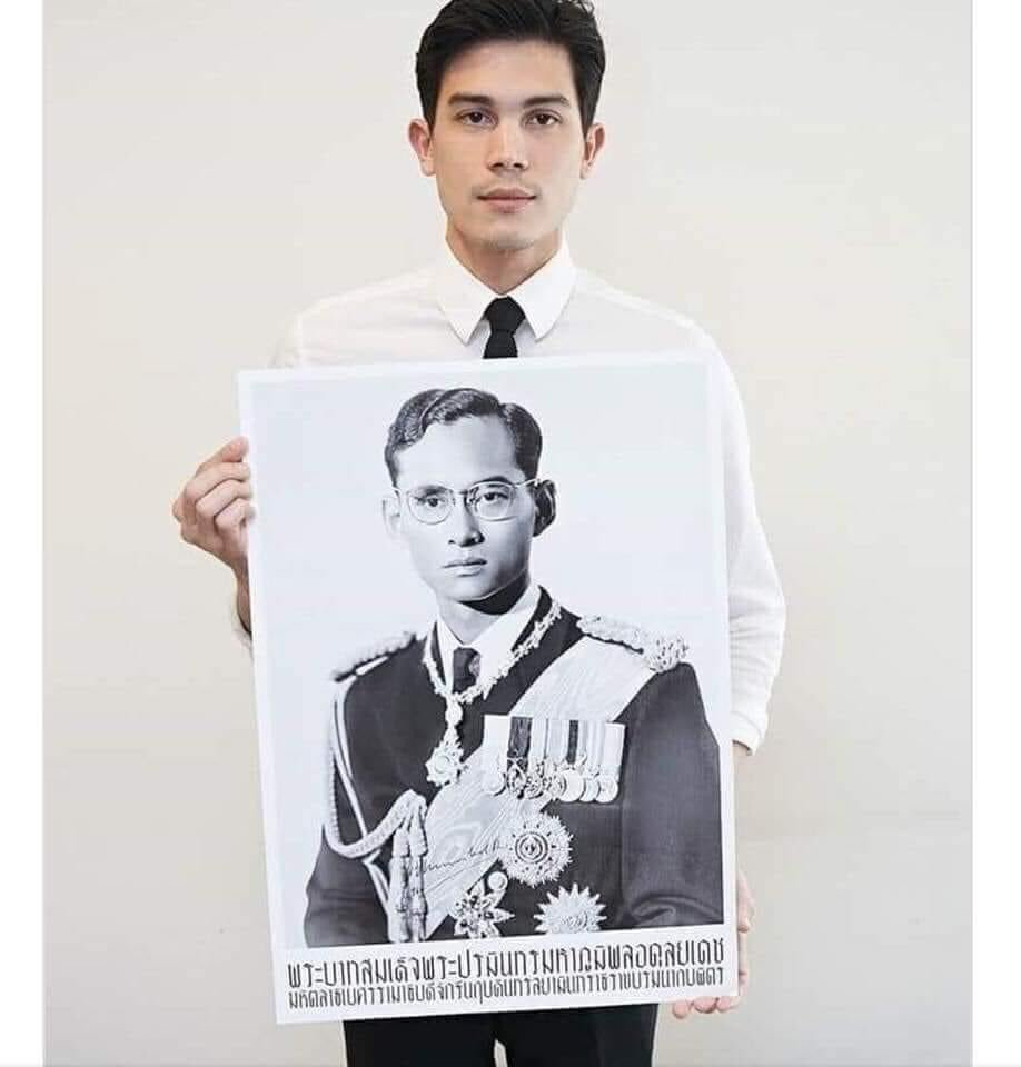 REALLOVEKING's tweet photo. ดาราที่น่าชื่นชม คือ ดาราที่มีปัญญาใฝ่ศึกษา แล���เห็นถึงความสำคัญของสถาบันพระมหากษัตริย์ ขอชื่นชมพระเอกตัวจริงพี่ ซันนี่ สุวรรณเมธานนท์ https://t.co/1M7kIj1wSH