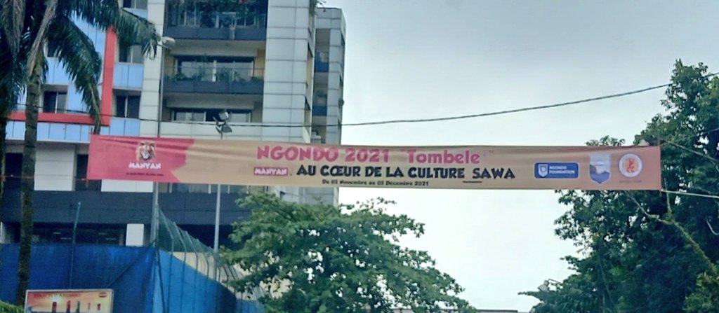 aristidemabatto's tweet photo. J'ai hâte de voir ce que le #Ngondo propose comme visuels en affichage pour 2021.
En 2020, on tenait un concept créatif bien décliné.
#Manyan du @SABC_Brasseries est déjà positionné.
#Tombèlè
#SniperDePub https://t.co/aafKLIdmHp