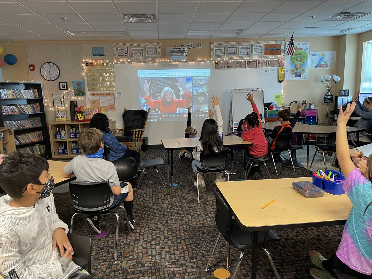 PathfinderElem's tweet photo. Thank you, @ErinKCTV5 and @KCTV5 for sharing your expertise and listening to how much our 3rd graders have learned about weather! Looks like we have a lot of future Meteorologists here at Pathfinder. https://t.co/5g0tbEFtB0