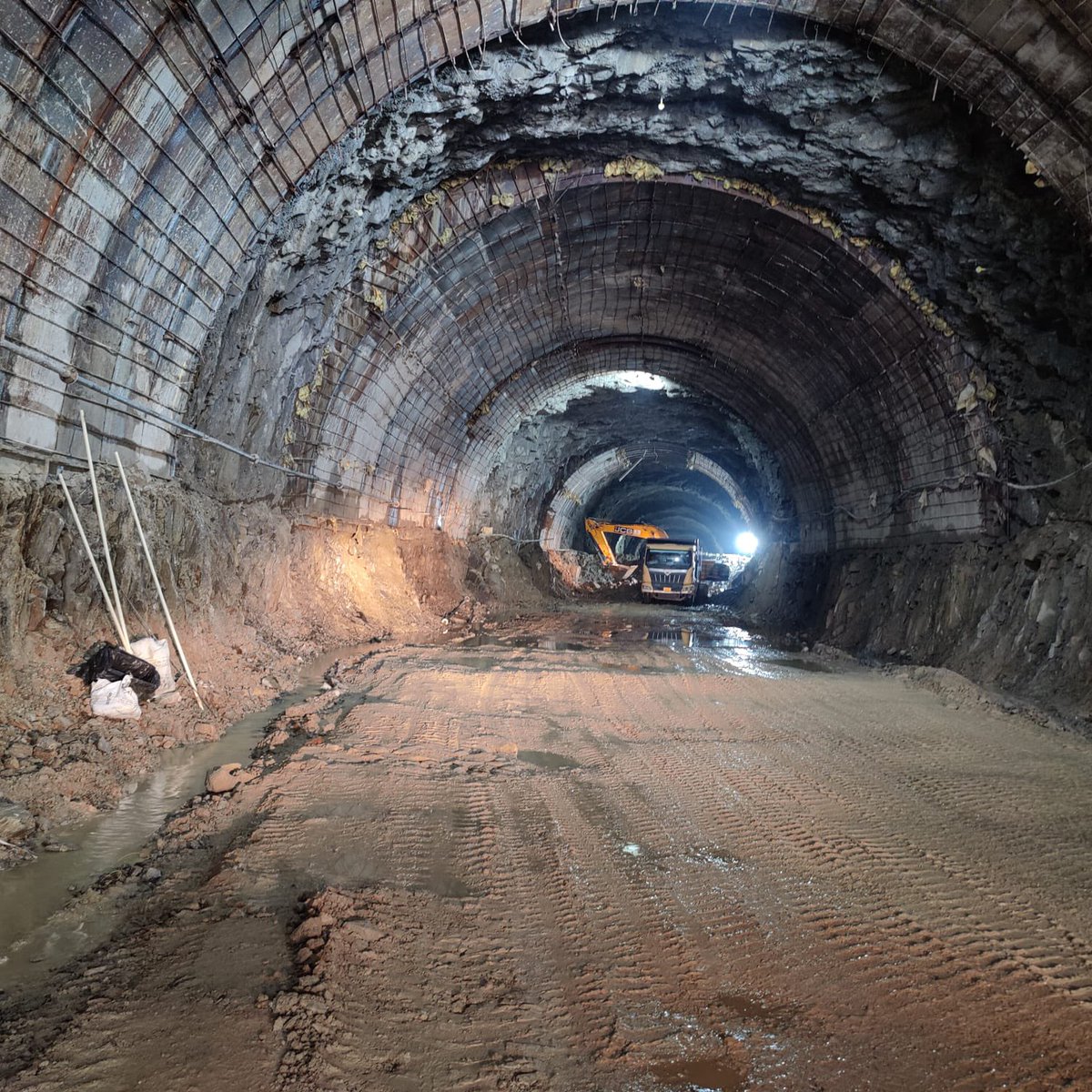 PemaKhanduBJP's tweet photo. Inspected the work progress of 500m Nechipu tunnel this morning. 

As informed by @BROindia officials at the site, 80% of the excavation work is completed. 

Likely to be completed before mid of 2022, the tunnel will cut short time for convoy movement towards Tibet border. https://t.co/OcwyXbXCDz
