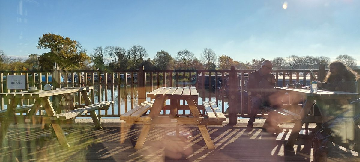 CeriAnneAshby's tweet photo. Couldn't focus to write at home so a very productive couple of hours working on my research proposal at The Boathouse @marina_white to eat quiche and cake, write, and drink lots of coffee. #procrastination #gettingfocused #coffeeandcake https://t.co/XcOaEBaas3
