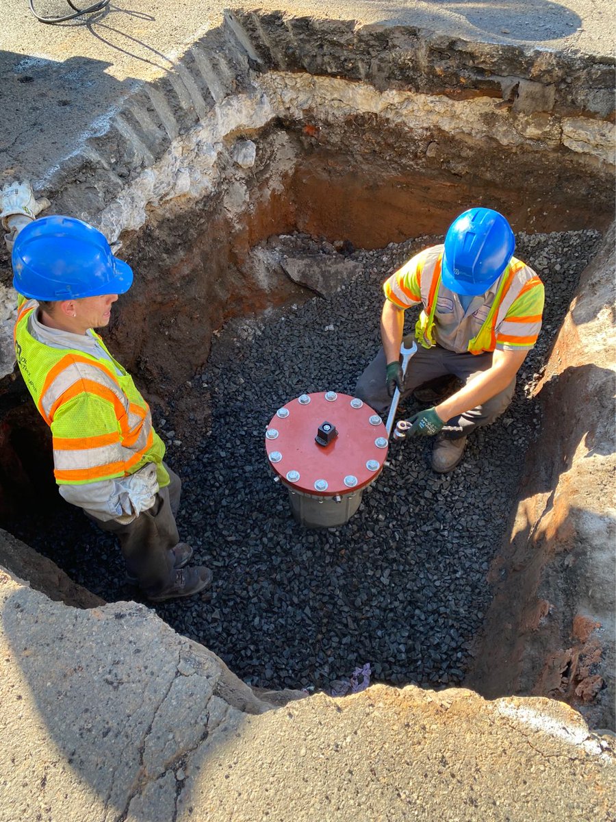 HydraStop's tweet photo. When this 12" CI pipe was installed back in the 50's, they didn't need a control point at this location, but times have changed & this crew was able to install the #InstaValve 250 right where it was needed for a lifetime of control. All done w/o system shutdown. #WaterUtility https://t.co/kjaN855Auj