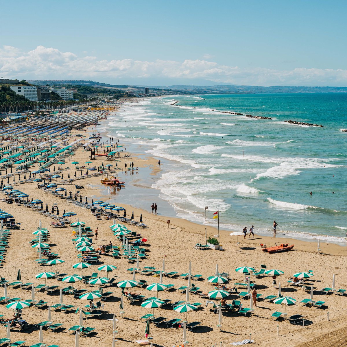 concentropn's tweet photo. Stabilimenti balneari attrezzati, parcheggi con Contrassegno Unificato Disabili Europeo, segnaletica per ipo e non vedenti. Vivere la spiaggia in totale sicurezza oggi è davvero possibile. Scopri tutte le esperienze marine di @Tourist4All:
https://t.co/vnFqAJT0W4 https://t.co/8oUpcQGsdz