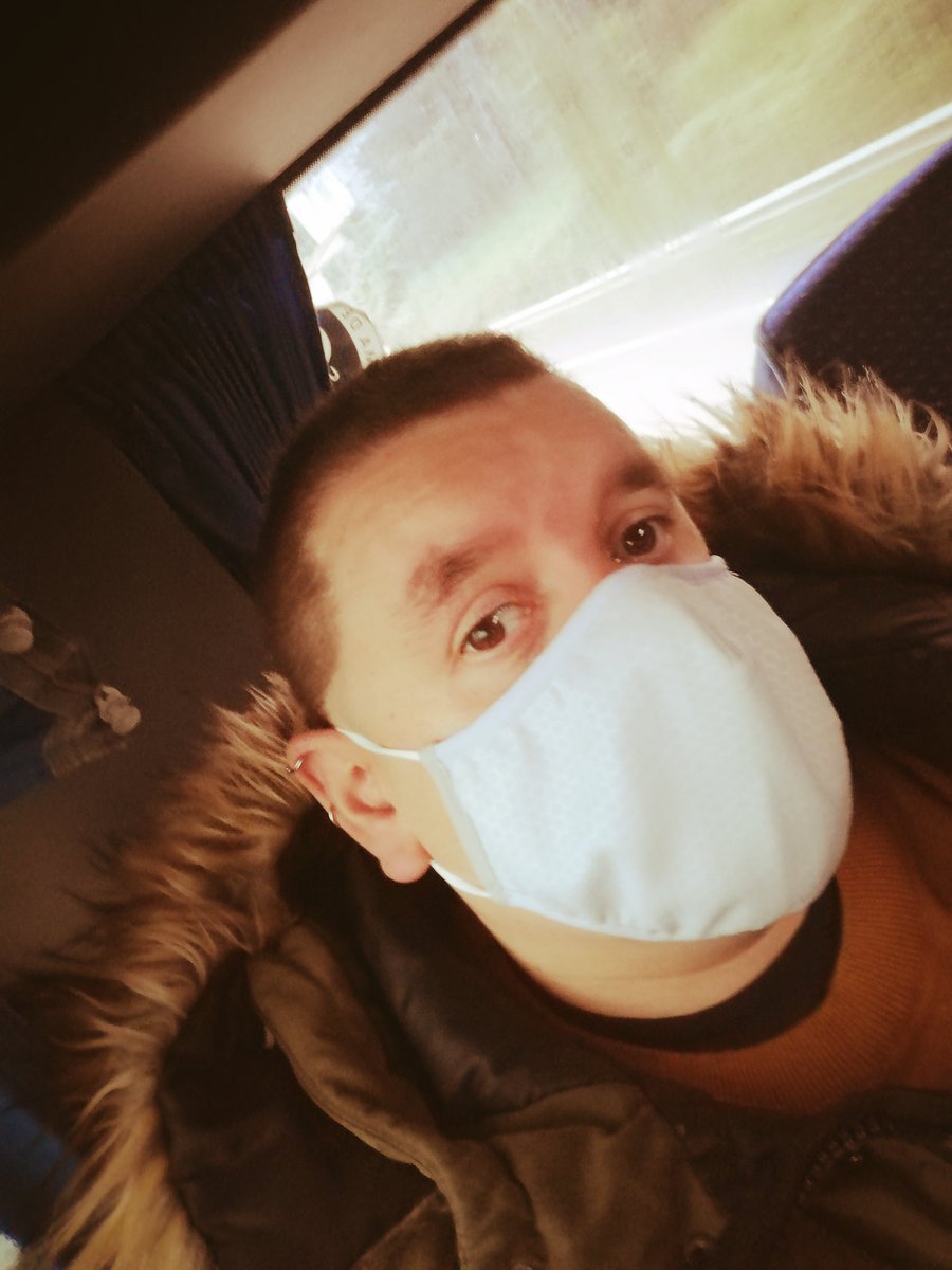 sr_murmullos's tweet photo. #LunesDeOjos con mascarilla nueva también #NanoMask https://t.co/CvwGTfGuLG