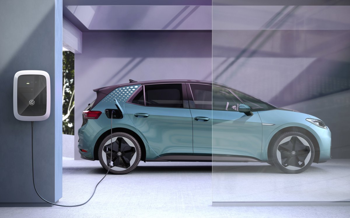 VWGroupItalia's tweet photo. La diffusione delle #autoelettriche, gli scenari per privati e flotte, lo status dell’infrastruttura di #ricarica: lo #smartmobilityreport del @polimi fa il punto sul panorama della #mobilitàelettrica. Scopri di più su #MoDo 👉 https://t.co/8hjmPd6qCP #sostenibilità https://t.co/8AwSC3Quhk
