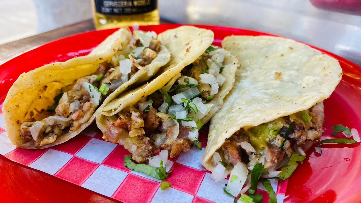 MenuAcapulco's tweet photo. ¿Qué serían de los lunes sin unos buenos tacos? #ElTioPepe te los surte de suadero, tripa y cochinita. ¡Pasa por unos! #DondeComerenAcapulco
https://t.co/sVQATd9jnt 📲- Ordena a través de #MenuDelivery https://t.co/NH9dWMxrUS