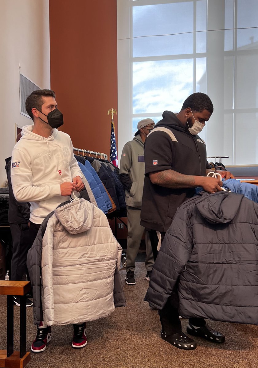 RavensCommunity's tweet photo. Good morning from our 18th Annual Ravens Coat Giveaway at the Helping Up Mission! 💜 

We had a great time connecting with the community and distributing some “exclusive drip”😎 -@marlon_humphrey 

#OurTeamOurCommunity https://t.co/IxXHqqWfKl