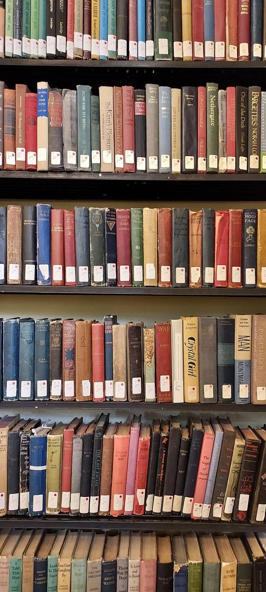 nysoclib's tweet photo. Our Head Librarian snapped these pics this morning of the gorgeous @bostonathenaeum for #StacksWeek.
#IndieLibraries #books #bookstacks #membershiplibraries https://t.co/jNLMqDK49A
