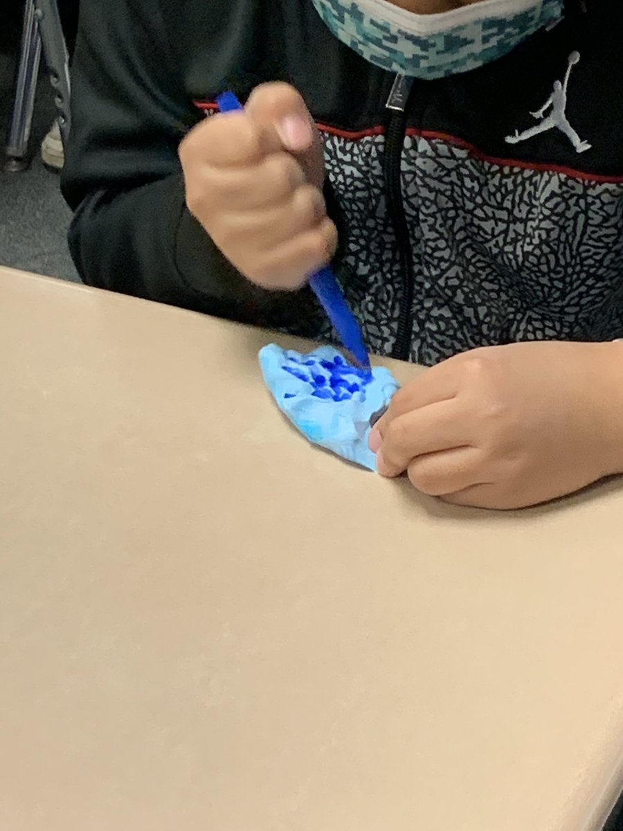 Hello3GLearners's tweet photo. Model magic + markers and we’ve got a really fun lesson on hemispheres happening here! https://t.co/uGJU2GXhDs