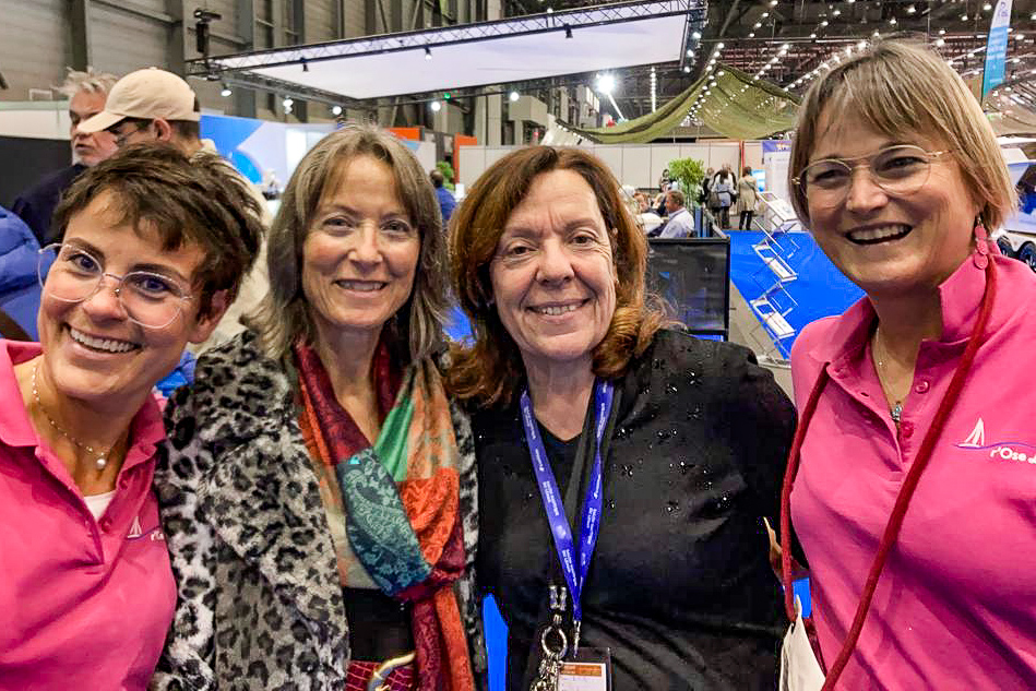 RoseTransat's tweet photo. Encore une belle expérience à l'occasion du #SalonNautiqueDuLéman 🙌🏻

Merci à tous d'être venus écouter le récit de nos aventures et tous nos remerciements à notre partenaire #VoileÉvasion pour l'accueil sur son stand ! 🥂

#rOseTransat #SalonNautique https://t.co/4bOAOdLTDO