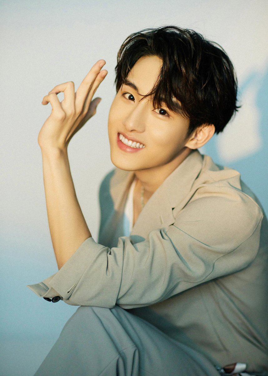 pplawhal's tweet photo. ขอช่วงชุลมุนด้วยคนได้ไหม พี่ๆดูบทของวินวินก่อนค่ะ ฝากคาดหวังแล้วรอซีรีส์ของเขาในฐานะนักแสดงต่งซือเฉิงด้วยนะคะ 💙 https://t.co/UGjQ3qXza1