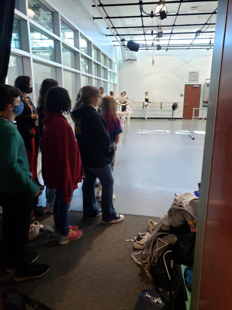 hms_wildcats's tweet photo. HMS 8th touring the Fine Arts Center this morning. #caringcommittedconnected https://t.co/NEgRlvUeAl