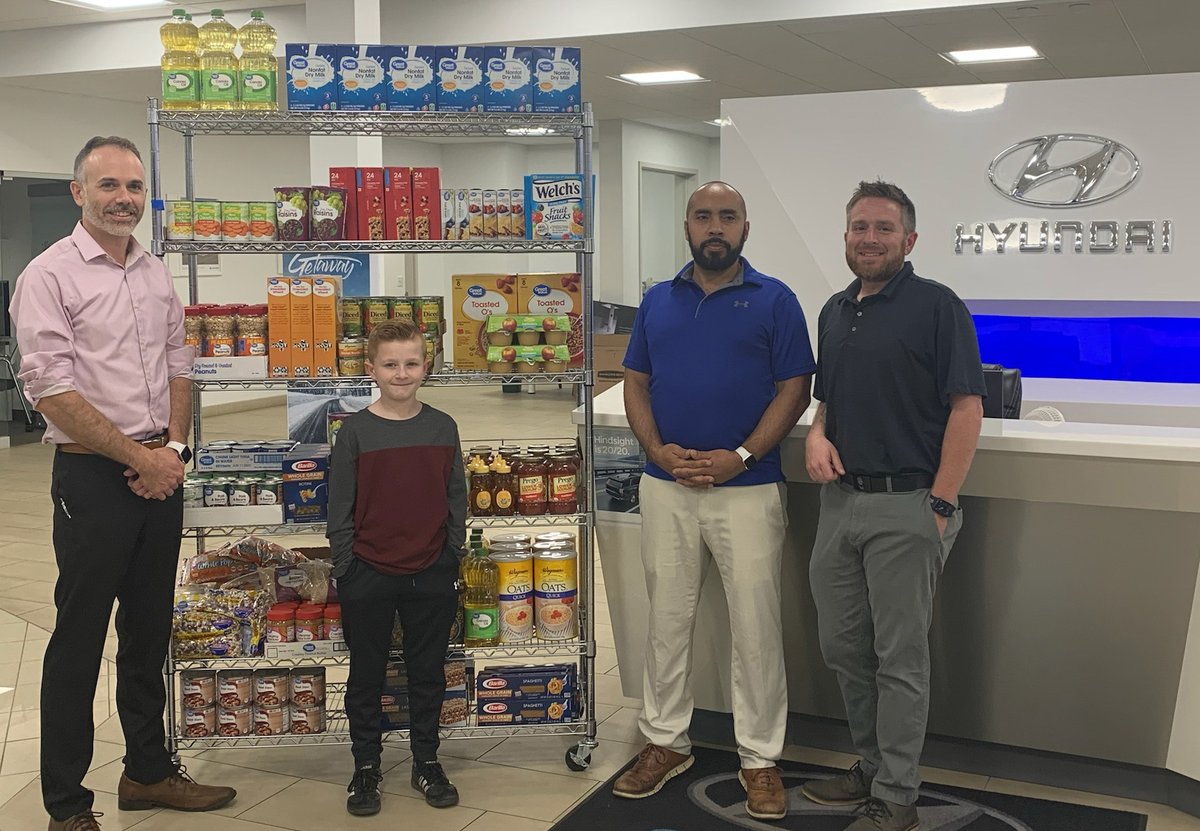 SWCSTrojans's tweet photo. Shout-out to Southwestern Elementary 4th-grader LIAM McCARTNEY who, along with Shults Hyundai, raised $400+ in holiday food donations. 🥰👏
November is #GenerosityMonth
#ThankfulThursday
#TeamSouthwestern #TrojanPride
@MoDonahue @mlangworthyswcs @ThePost_Journal https://t.co/qlV53lNZ3D