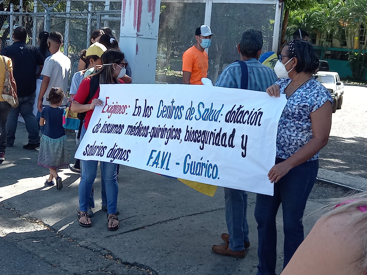 FAVLGuarico's tweet photo. #15Nov Realizamos pancartazo y entrega de documento en la Dirección Regional de Salud en #SanJuandelosMorros denunciando la grave crisis en salud #Guárico #EnCrisisLaSaludEnGuático https://t.co/bGmiCG7scC